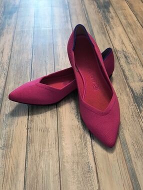Rothy’s The Point Ballet Flats in Hot Pink or Magenta Size 8